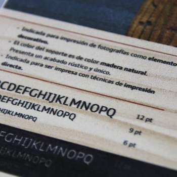 Impresión en madera de pino detalle 2